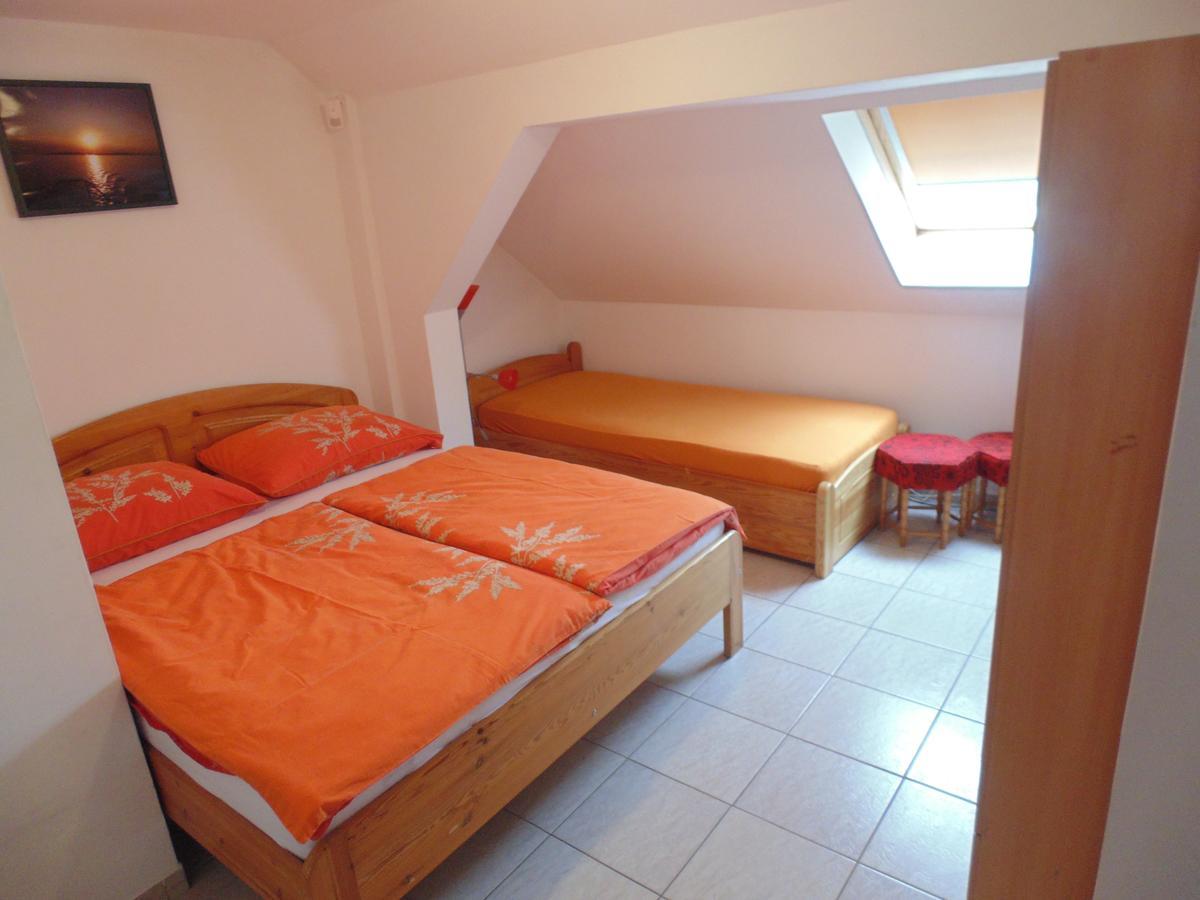 Almos Apartman Siofok Exterior photo